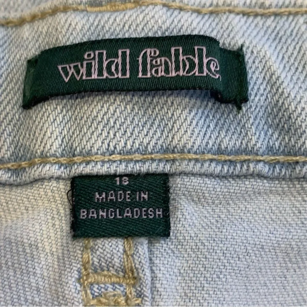 Wild Fable Highest Rise Mom Jeans Distressed Light Wash Size 18